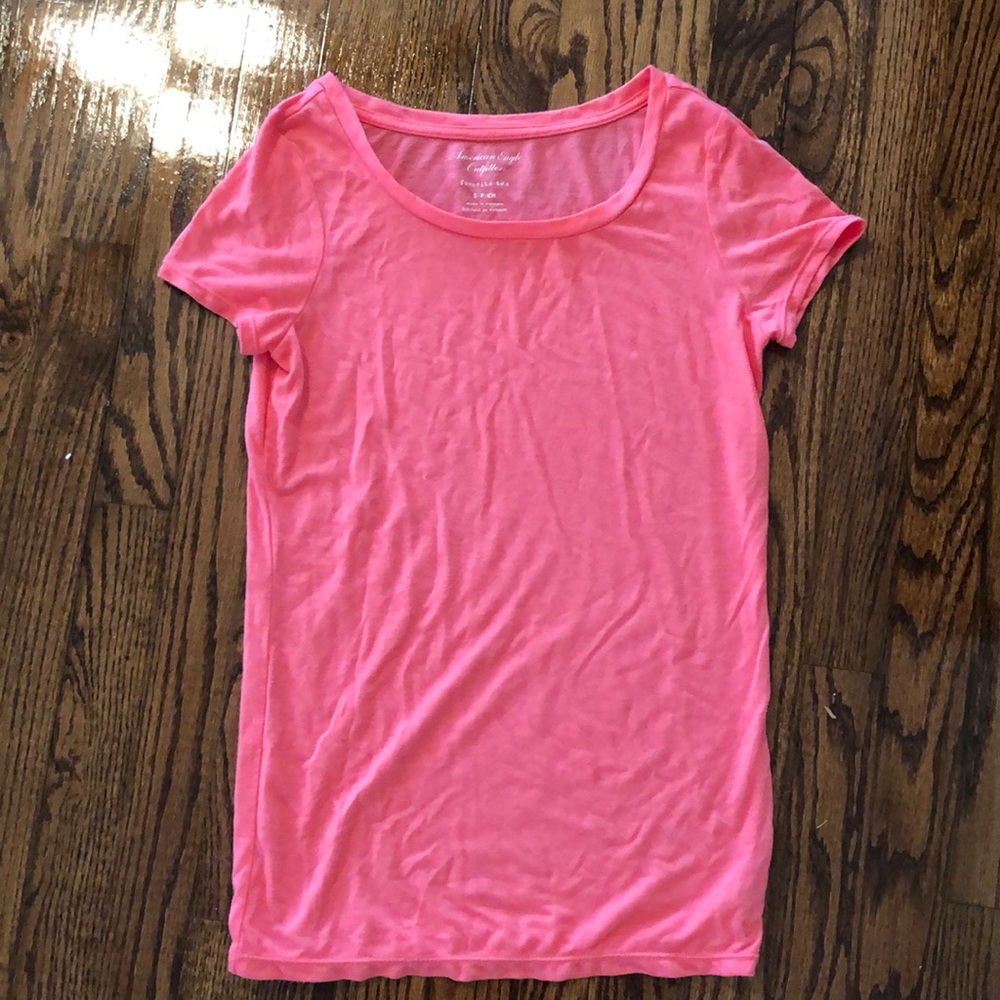 American Eagle Outfitters Favorite Tee Small